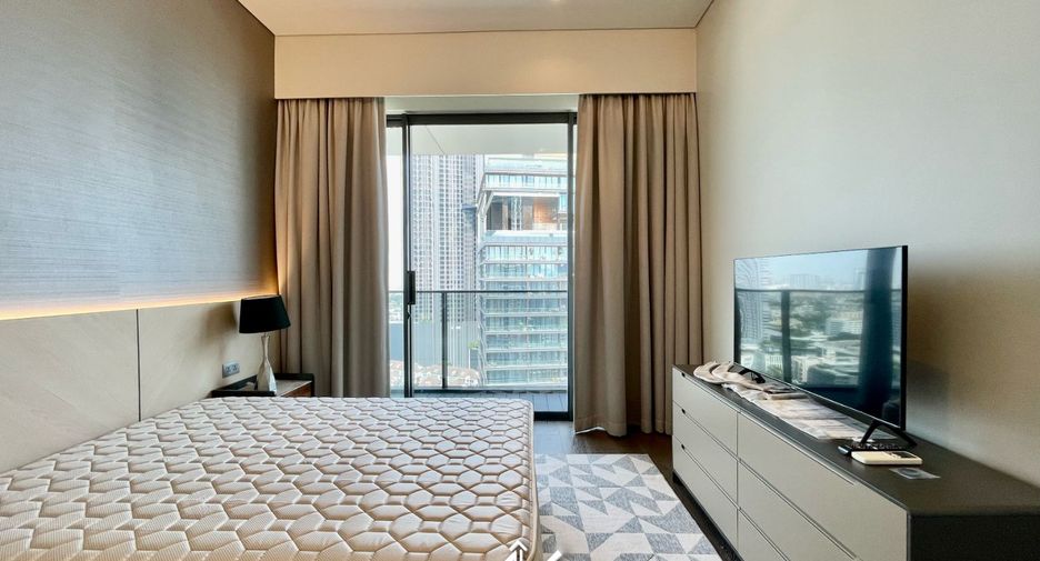 For rent 3 bedrooms condo in Watthana, Bangkok