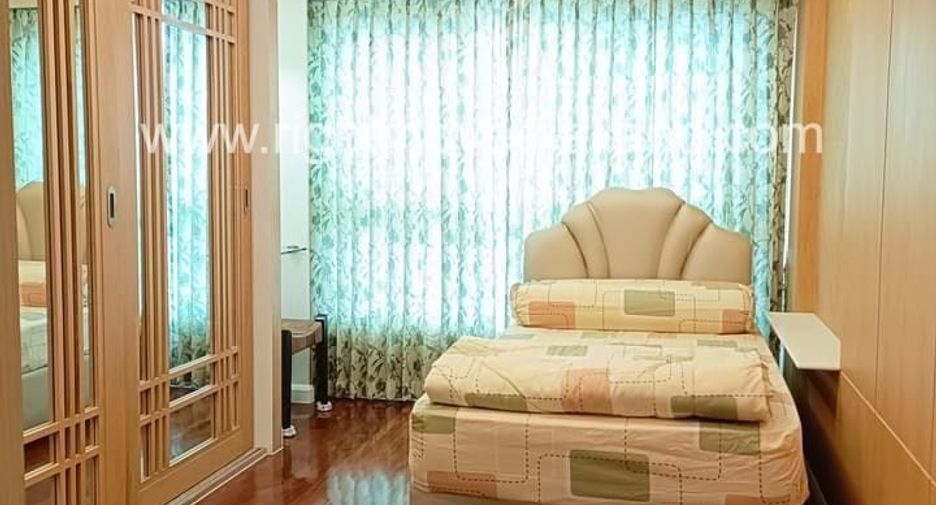 For sale 2 bedrooms condo in Watthana, Bangkok