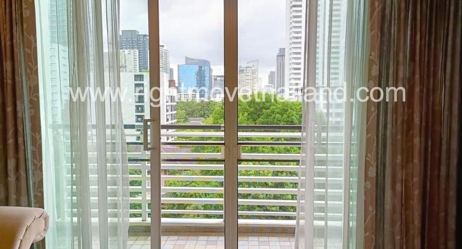 For sale 2 bedrooms condo in Watthana, Bangkok