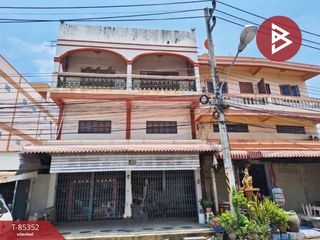 For sale 4 bed retail Space in Mueang Uthai Thani, Uthai Thani