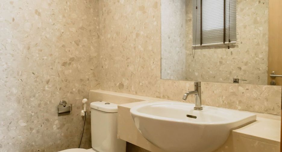 For rent 2 bedrooms serviced apartment in Watthana, Bangkok