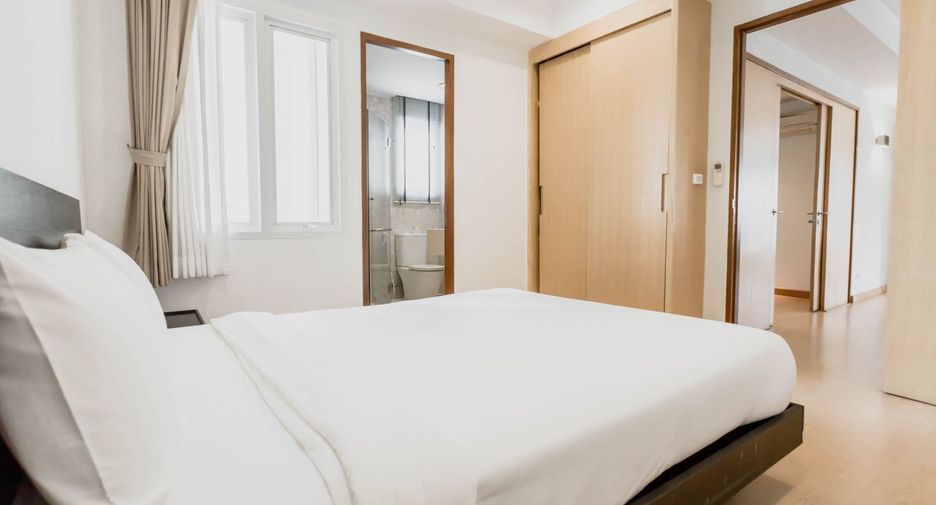 For rent 2 bedrooms serviced apartment in Watthana, Bangkok