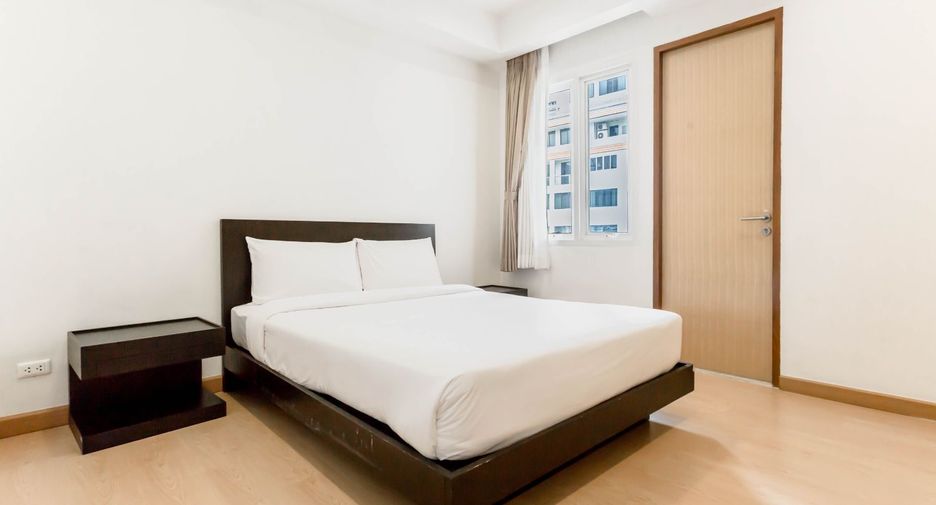 For rent 2 bedrooms serviced apartment in Watthana, Bangkok