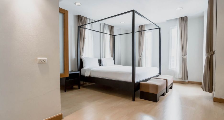 For rent 2 bedrooms serviced apartment in Watthana, Bangkok