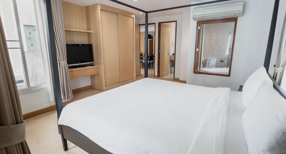 For rent 2 bedrooms serviced apartment in Watthana, Bangkok