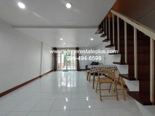 For sale 2 ベッドルーム townhouse in Saphan Sung, Bangkok