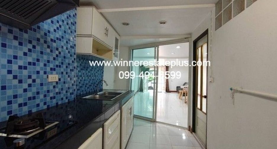 Casa adosada en venta de 2 habitaciones en Saphan Sung, Bangkok