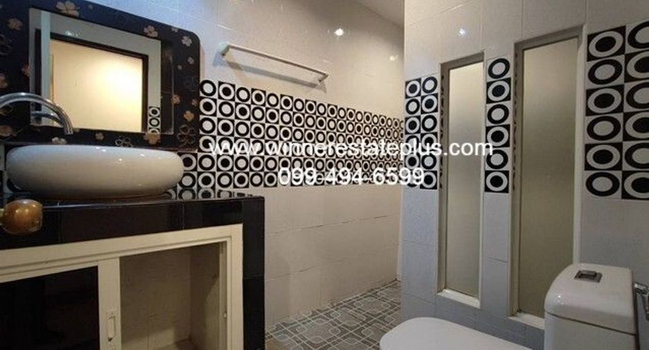 Casa adosada en venta de 2 habitaciones en Saphan Sung, Bangkok