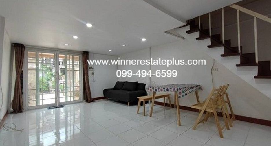 For sale 2 bed townhouse in Saphan Sung, Bangkok