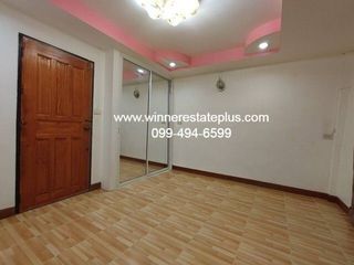 For sale 2 ベッドルーム townhouse in Saphan Sung, Bangkok