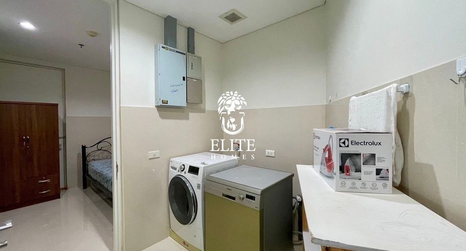 Wohnung zur Miete mit 3 Zimmer in Khlong Toei, Bangkok