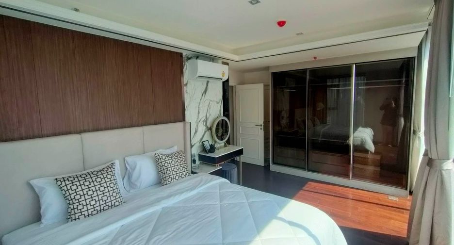 For rent 4 bedrooms condo in Bang Kho Laem, Bangkok