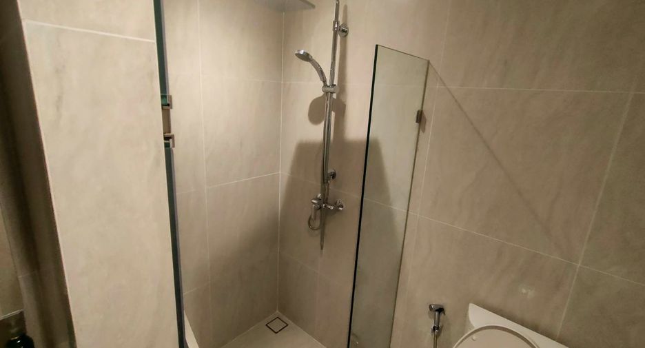 For rent 4 bedrooms condo in Bang Kho Laem, Bangkok