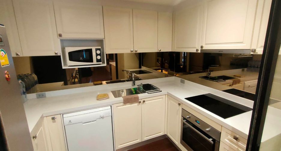 For rent 4 bedrooms condo in Bang Kho Laem, Bangkok