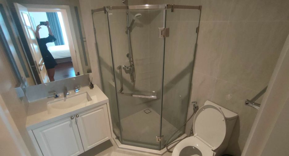 For rent 4 bedrooms condo in Bang Kho Laem, Bangkok