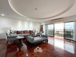 For rent 4 bed apartment in Watthana, Bangkok