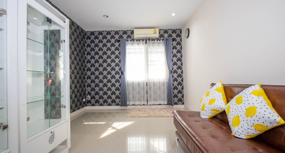 For sale 2 Beds townhouse in Mueang Chiang Mai, Chiang Mai