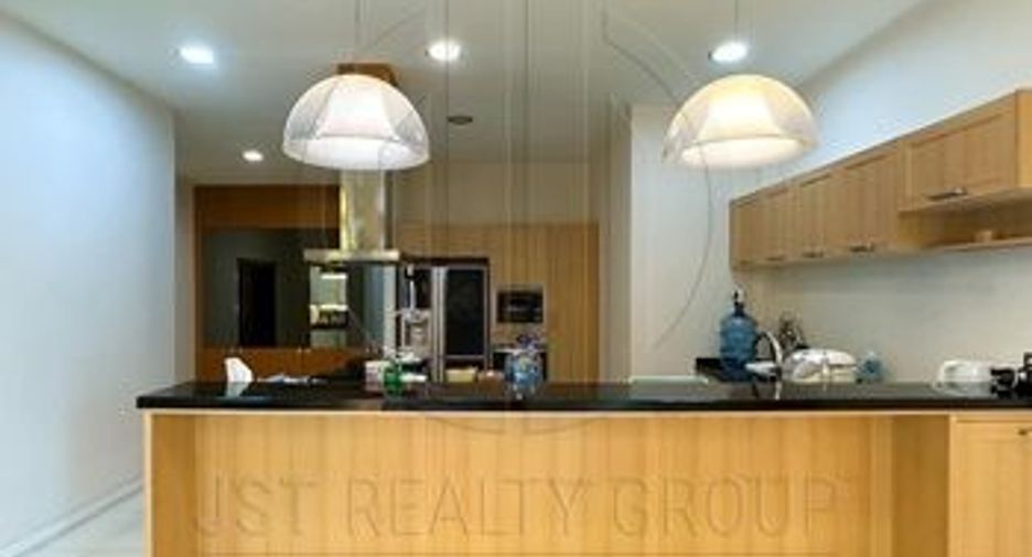 Haus zur Miete und zum Kauf mit 7 Zimmer in Bang Phli, Samut Prakan