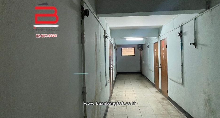 For sale 48 bedrooms apartment in Yan Nawa, Bangkok