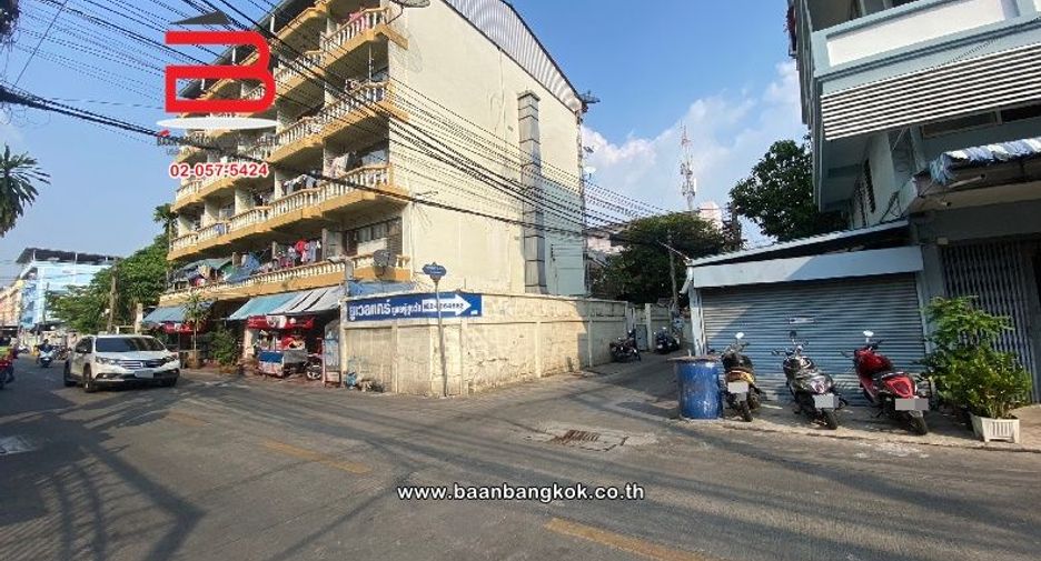 For sale 48 Beds apartment in Yan Nawa, Bangkok