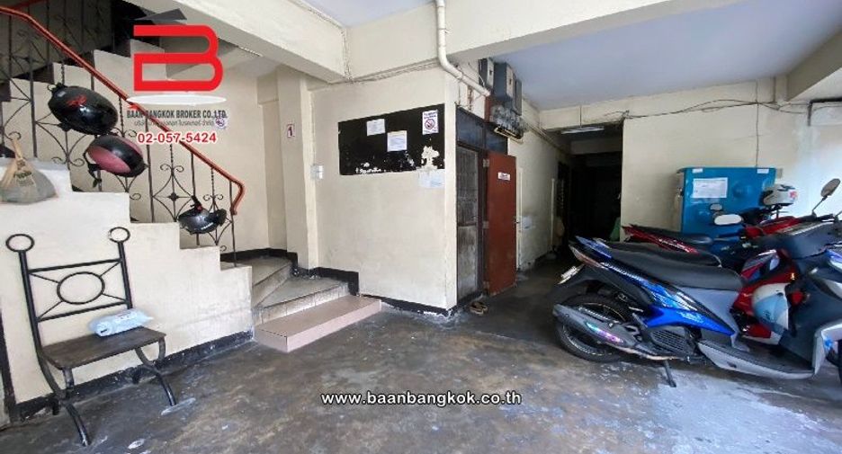 For sale 48 bed apartment in Yan Nawa, Bangkok