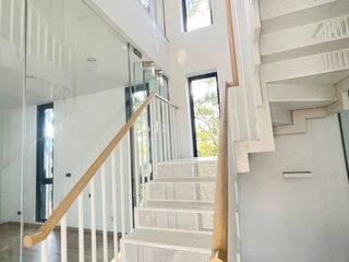 Casa adosada en alquiler de 3 habitaciones en Phra Khanong, Bangkok