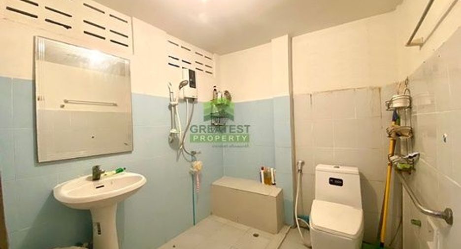 For sale 4 bedrooms townhouse in Pak Kret, Nonthaburi