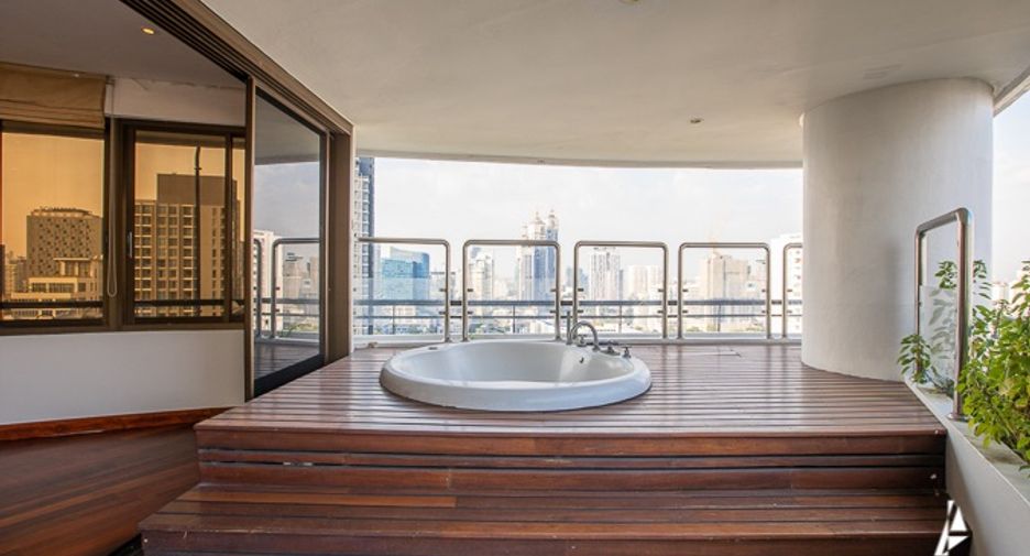 For rent and for sale 3 bedrooms condo in Watthana, Bangkok