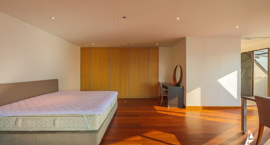 For rent and for sale 3 bedrooms condo in Watthana, Bangkok