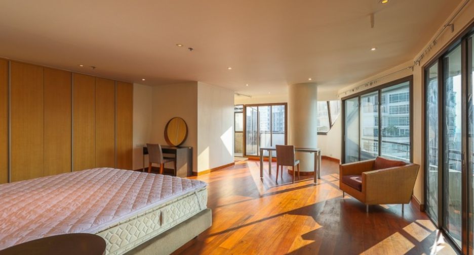 For rent and for sale 3 bedrooms condo in Watthana, Bangkok