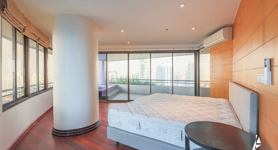 For rent and for sale 3 bedrooms condo in Watthana, Bangkok