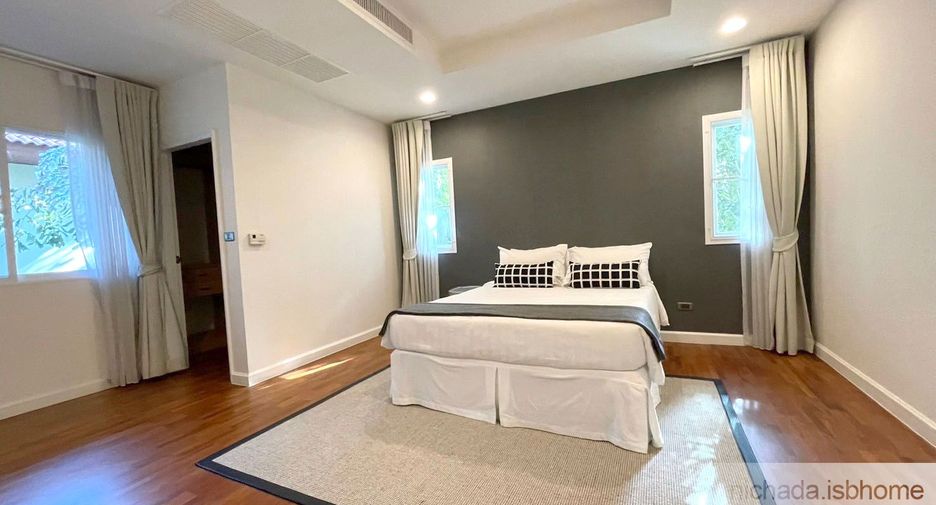 Casa en alquiler y en venta de 4 habitaciones en Pak Kret, Nonthaburi