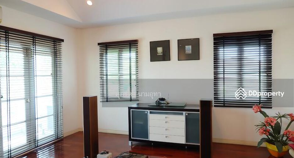 Casa en venta de 4 habitaciones en Bang Khen, Bangkok