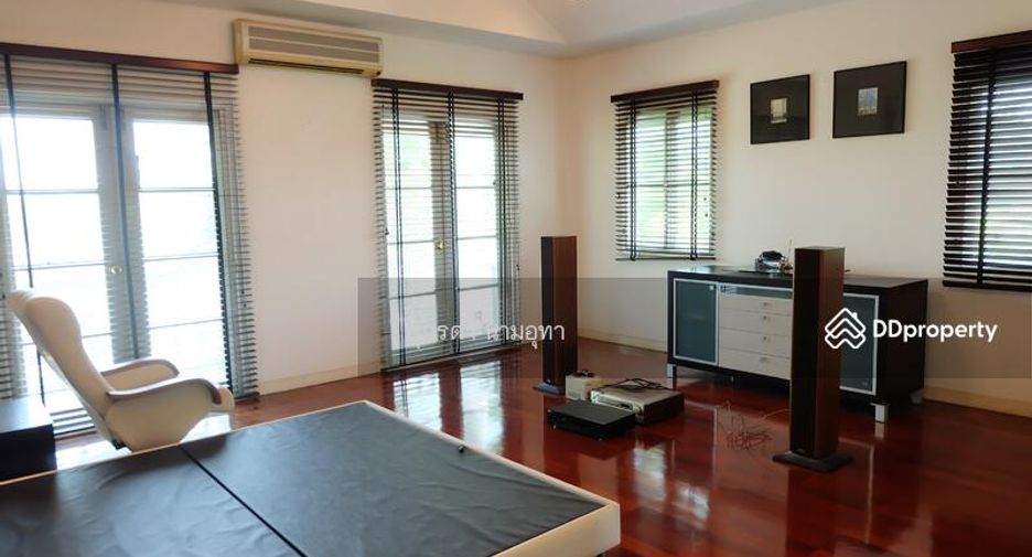 Casa en venta de 4 habitaciones en Bang Khen, Bangkok