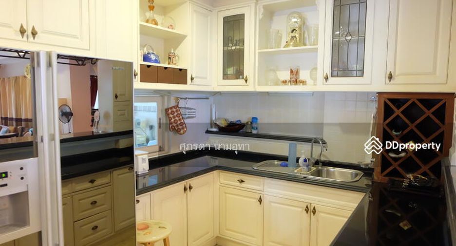 Casa en venta de 4 habitaciones en Bang Khen, Bangkok