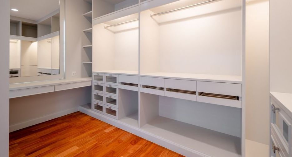 Haus zum Kauf mit 4 Zimmer in Mueang Nonthaburi, Nonthaburi