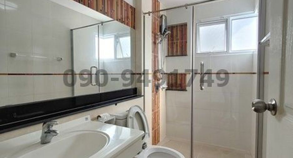 For rent 3 bedrooms townhouse in Lak Si, Bangkok