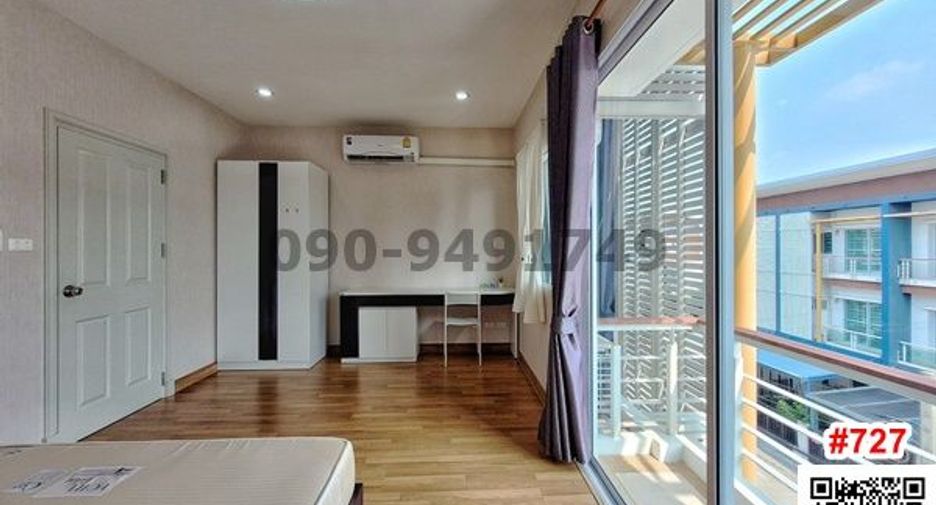For rent 3 bedrooms townhouse in Lak Si, Bangkok