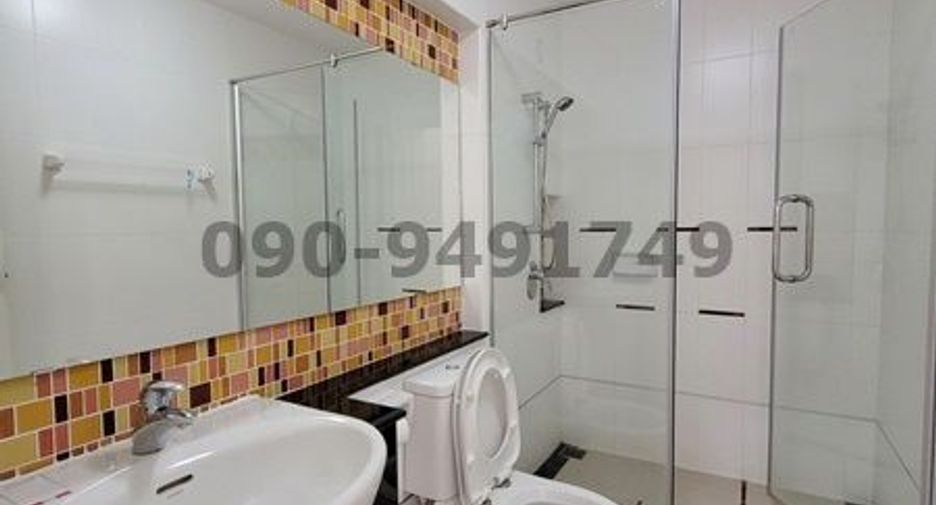 For rent 3 bedrooms townhouse in Lak Si, Bangkok