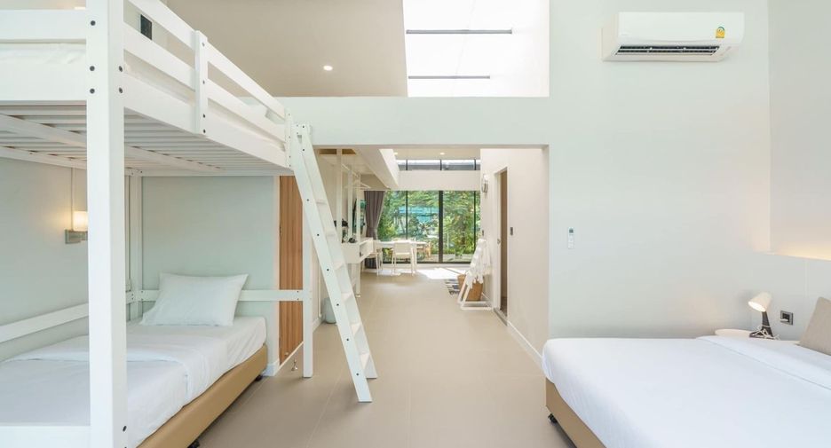 For rent 4 bedrooms townhouse in Watthana, Bangkok