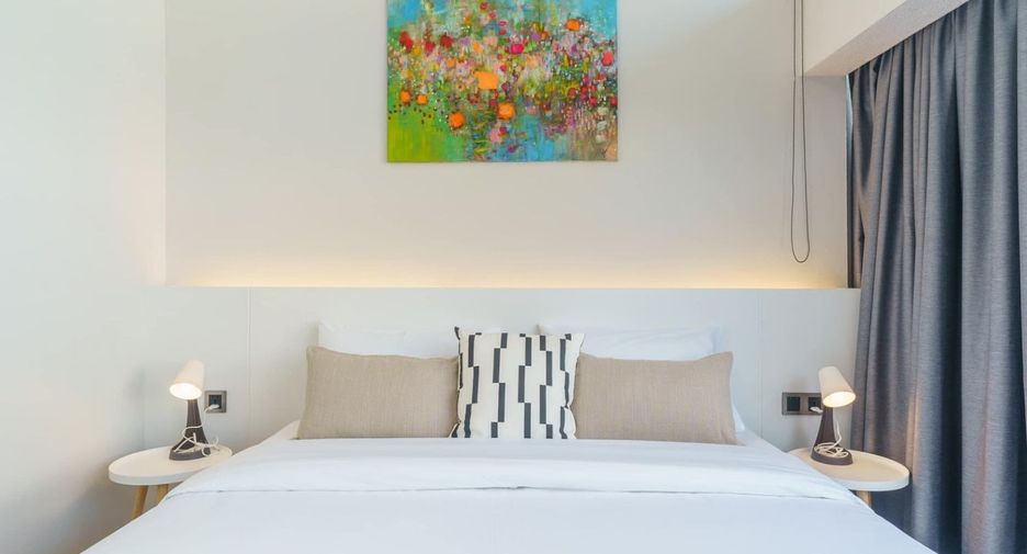 For rent 4 bedrooms townhouse in Watthana, Bangkok