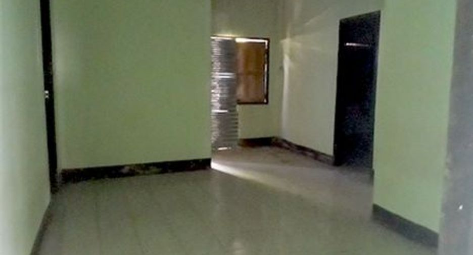 For sale 4 bedrooms townhouse in Sam Roi Yot, Prachuap Khiri Khan