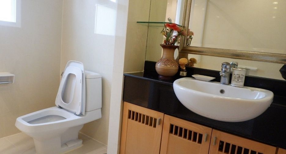 Condo en alquiler y en venta de 2 habitaciones en Watthana, Bangkok