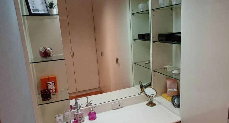 Condo en alquiler y en venta de 2 habitaciones en Watthana, Bangkok