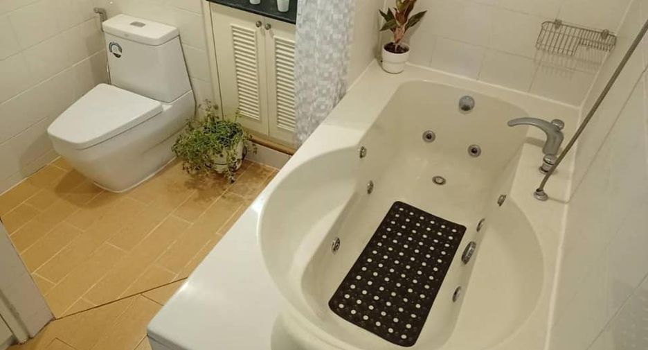 Condo en alquiler y en venta de 2 habitaciones en Watthana, Bangkok