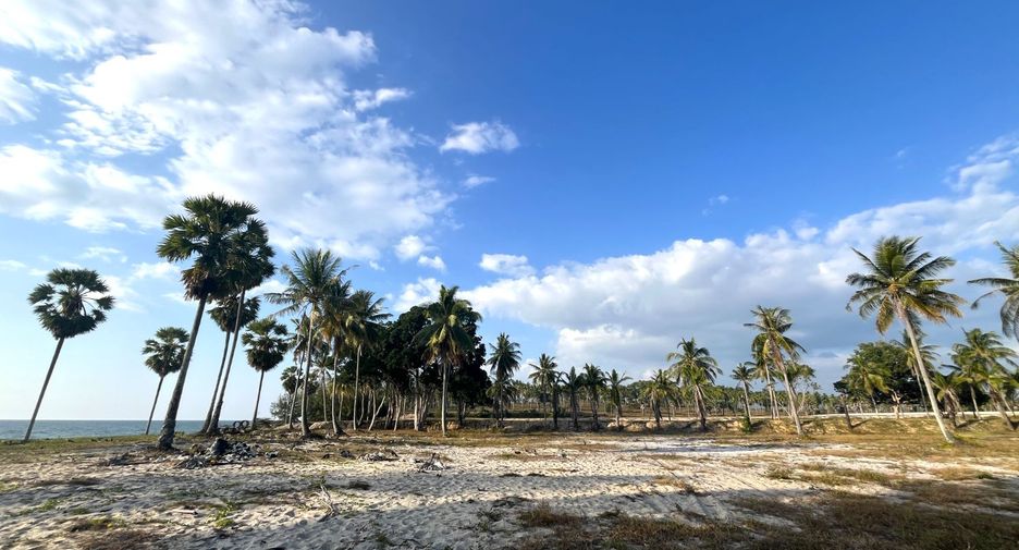 Terreno en venta en Takua Thung, Phang Nga
