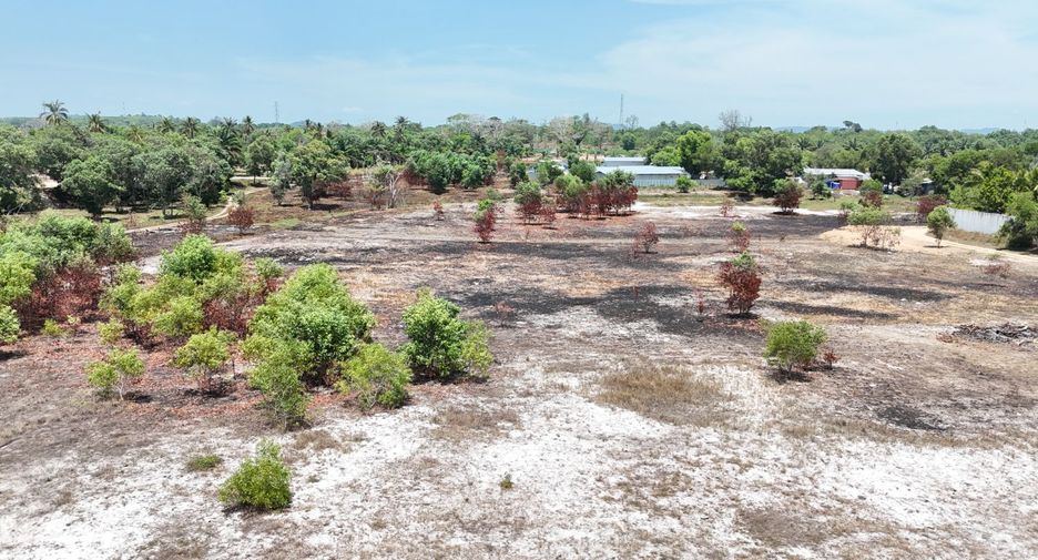 Terreno en venta en Takua Thung, Phang Nga