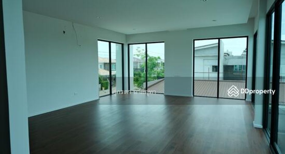 For sale 4 bedrooms house in Min Buri, Bangkok