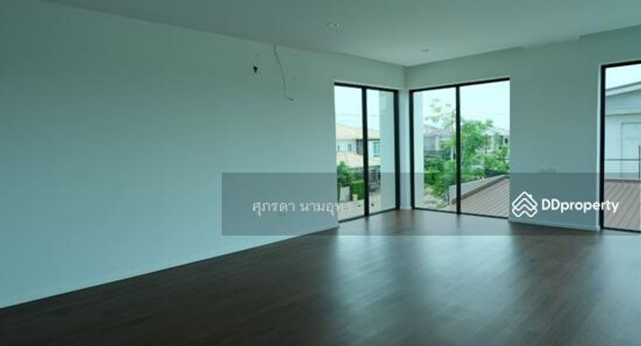For sale 4 bedrooms house in Min Buri, Bangkok