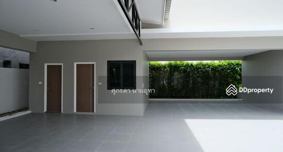 For sale 4 bedrooms house in Min Buri, Bangkok